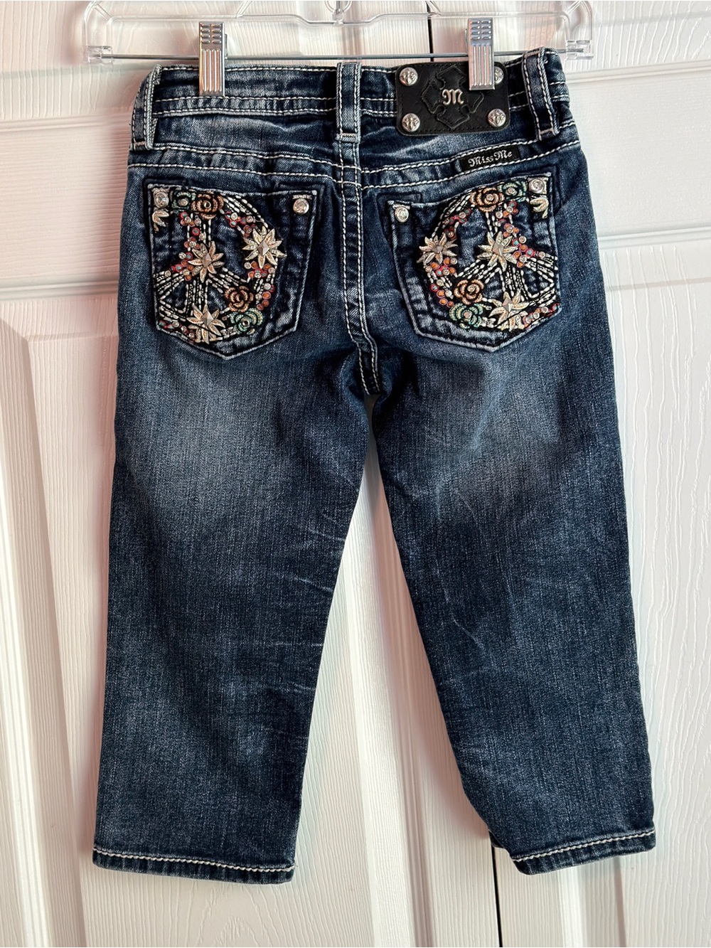 Miss Me Girl’s Embroidered Embellished Peace Sign Cuffed Capri Jeans Size 8